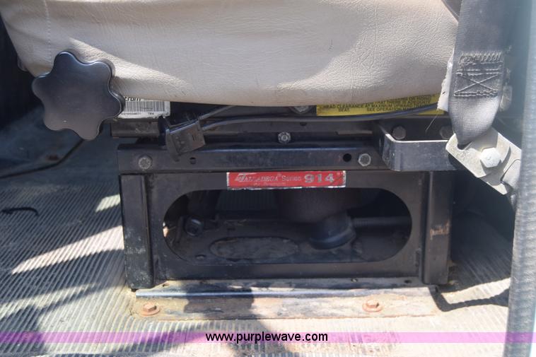 image for item K8516 2002 International F2574 sewer cleaner truck