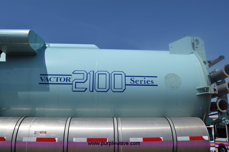 image for item K8516 2002 International F2574 sewer cleaner truck