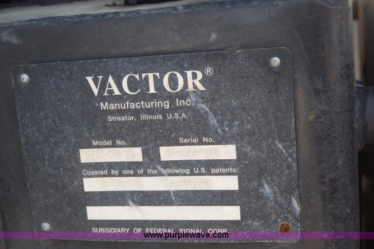 image for item K8516 2002 International F2574 sewer cleaner truck