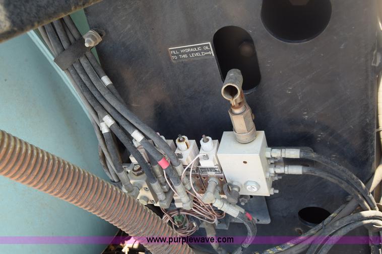 image for item K8516 2002 International F2574 sewer cleaner truck