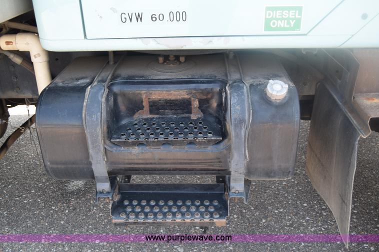 image for item K8516 2002 International F2574 sewer cleaner truck