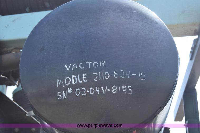 image for item K8516 2002 International F2574 sewer cleaner truck