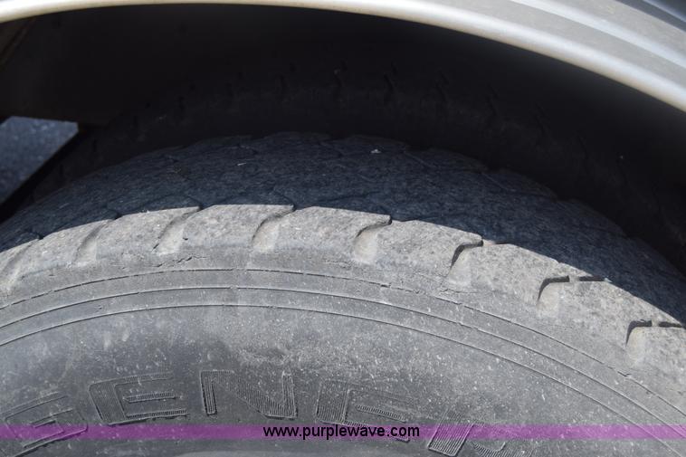 image for item K8516 2002 International F2574 sewer cleaner truck