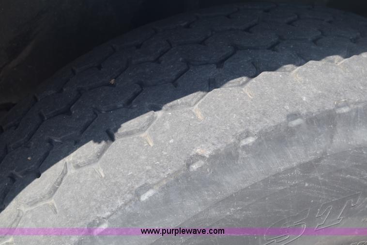 image for item K8516 2002 International F2574 sewer cleaner truck