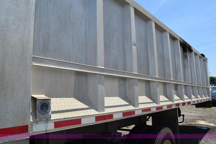 image for item K8517 1997 East Pusher ejection trailer