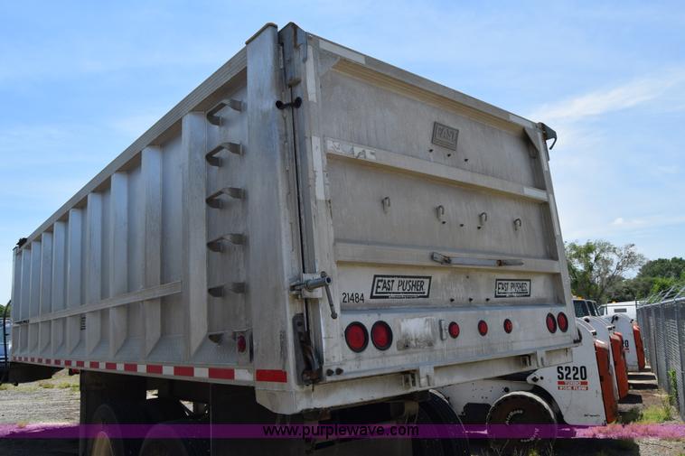 image for item K8517 1997 East Pusher ejection trailer