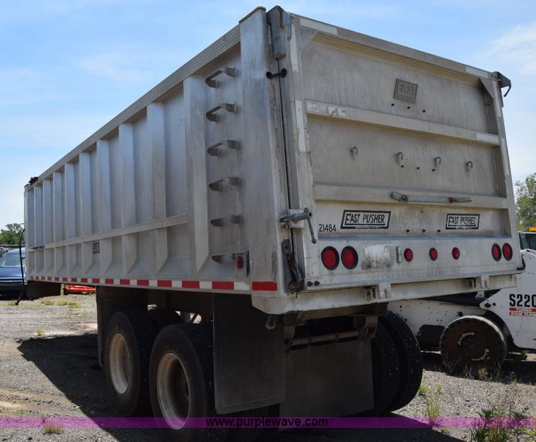 image for item K8517 1997 East Pusher ejection trailer