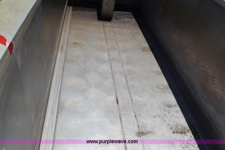 image for item K8517 1997 East Pusher ejection trailer