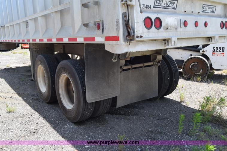 image for item K8517 1997 East Pusher ejection trailer