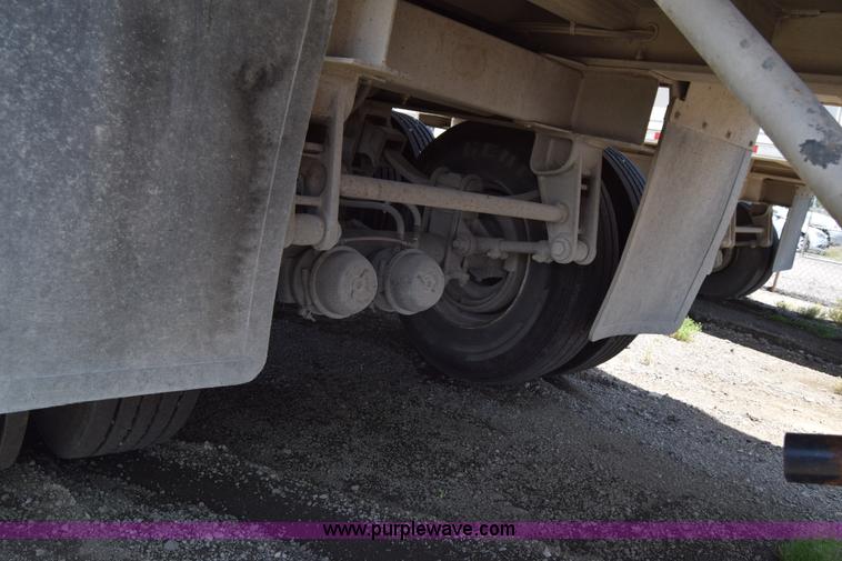 image for item K8517 1997 East Pusher ejection trailer