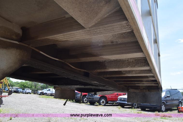 image for item K8517 1997 East Pusher ejection trailer