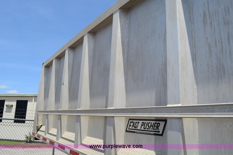 image for item K8517 1997 East Pusher ejection trailer