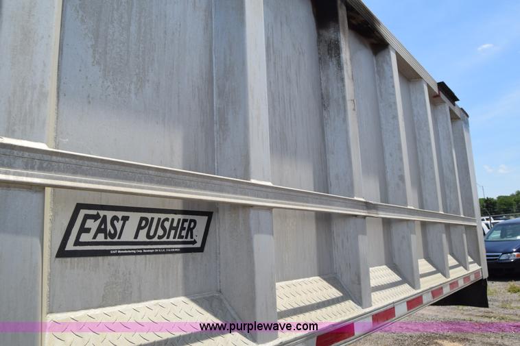 image for item K8517 1997 East Pusher ejection trailer