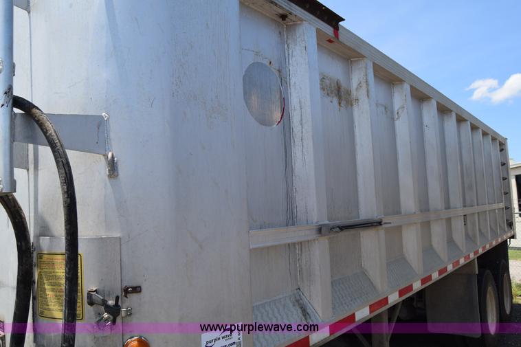 image for item K8517 1997 East Pusher ejection trailer