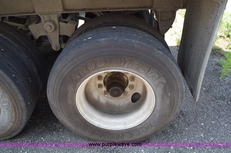 image for item K8517 1997 East Pusher ejection trailer