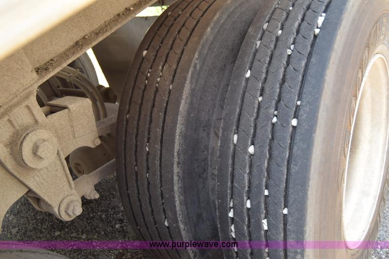 image for item K8517 1997 East Pusher ejection trailer