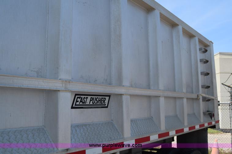 image for item K8518 1997 East Pusher ejection trailer