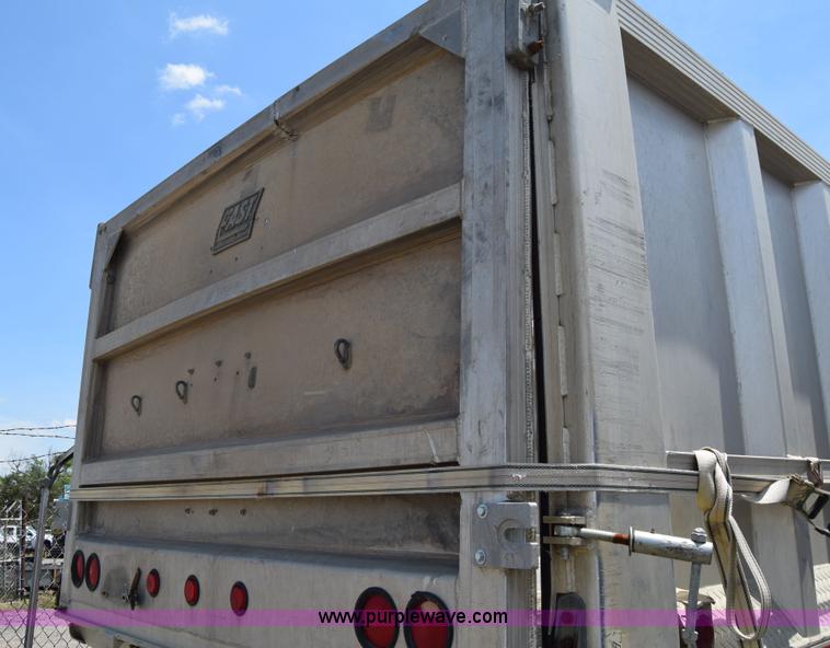 image for item K8518 1997 East Pusher ejection trailer
