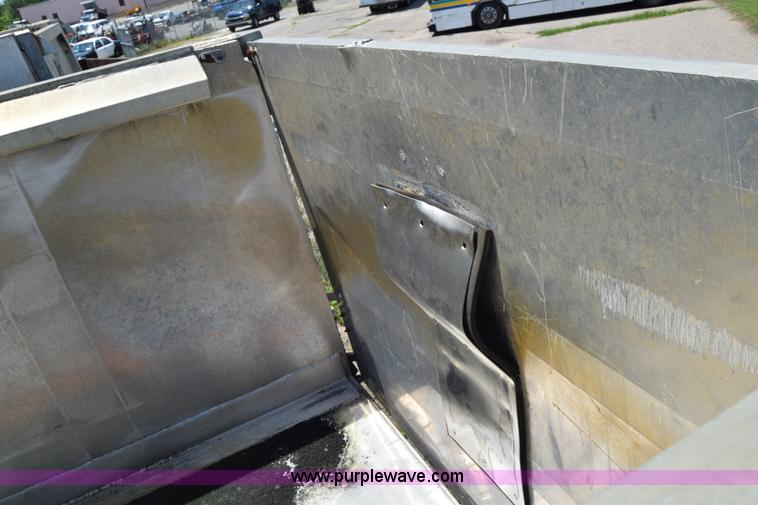 image for item K8518 1997 East Pusher ejection trailer