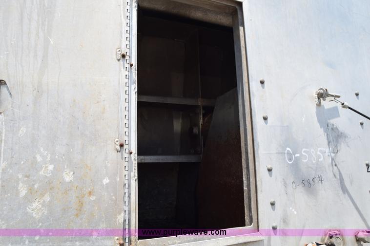 image for item K8518 1997 East Pusher ejection trailer