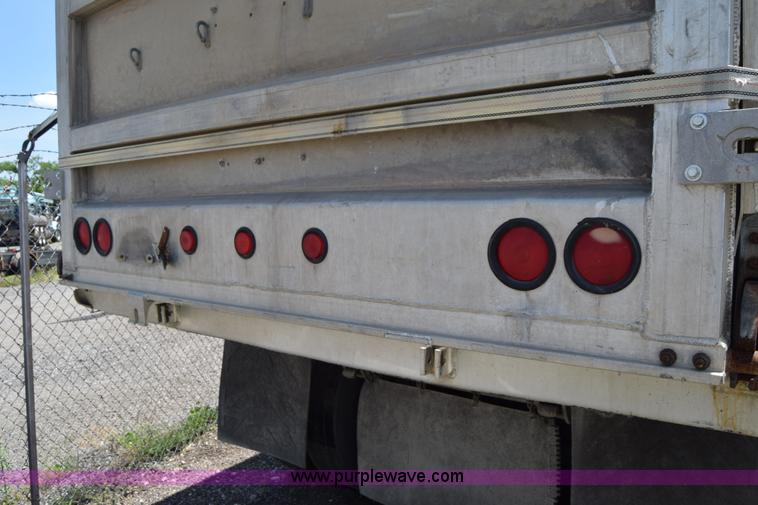image for item K8518 1997 East Pusher ejection trailer