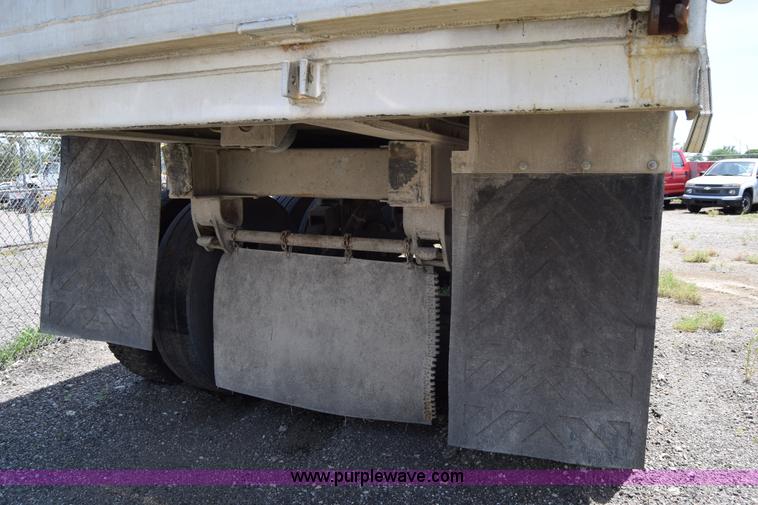 image for item K8518 1997 East Pusher ejection trailer