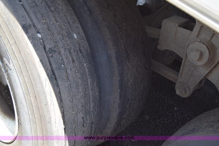 image for item K8518 1997 East Pusher ejection trailer