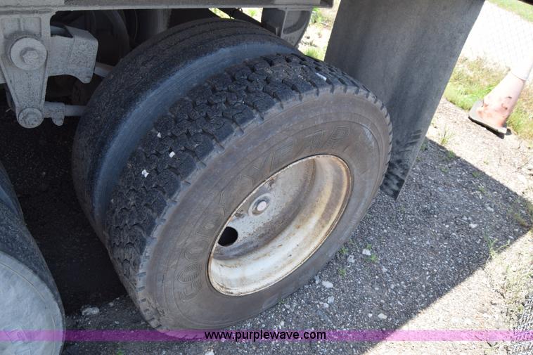 image for item K8518 1997 East Pusher ejection trailer