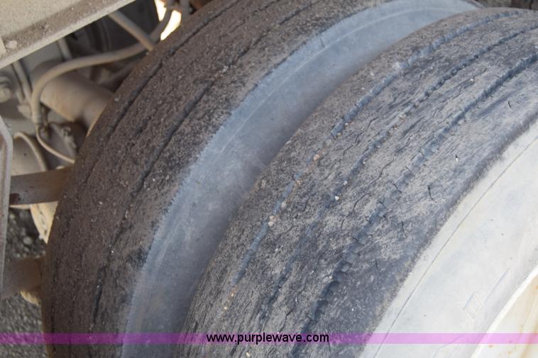 image for item K8518 1997 East Pusher ejection trailer