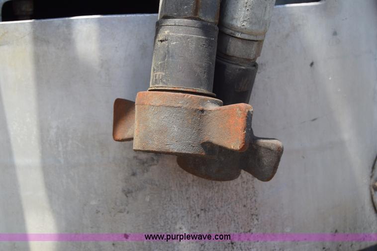 image for item K8518 1997 East Pusher ejection trailer