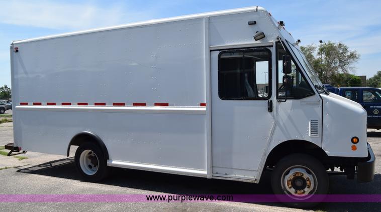 image for item K8524 2006 Freightliner MT55 delivery van