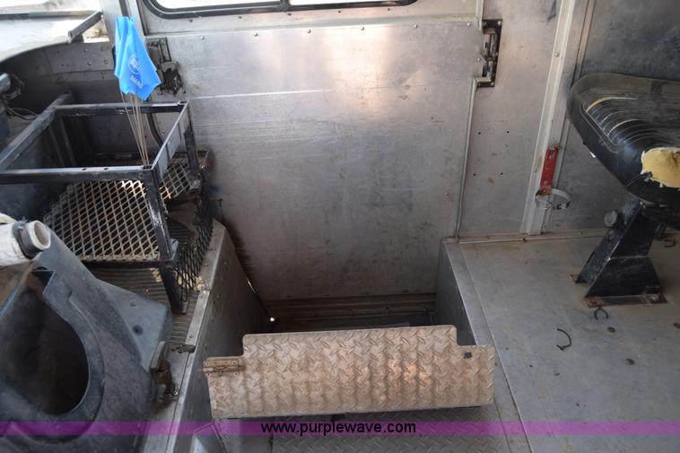 image for item K8524 2006 Freightliner MT55 delivery van