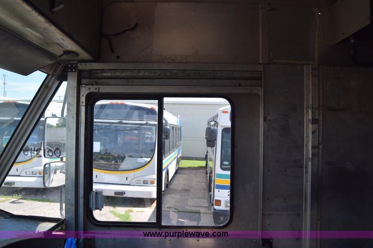 image for item K8524 2006 Freightliner MT55 delivery van