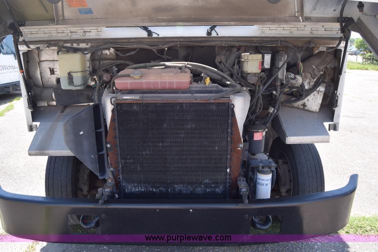 image for item K8524 2006 Freightliner MT55 delivery van