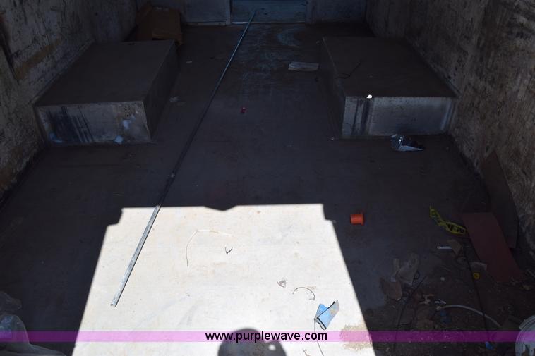 image for item K8524 2006 Freightliner MT55 delivery van