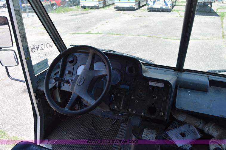 image for item K8524 2006 Freightliner MT55 delivery van