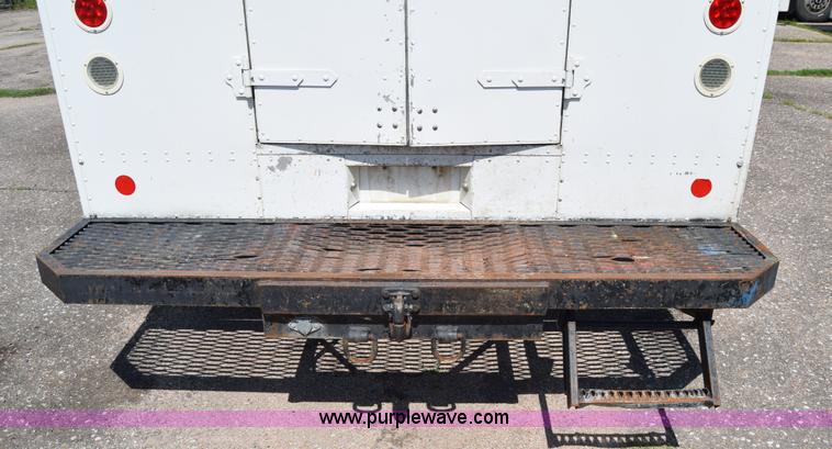 image for item K8524 2006 Freightliner MT55 delivery van