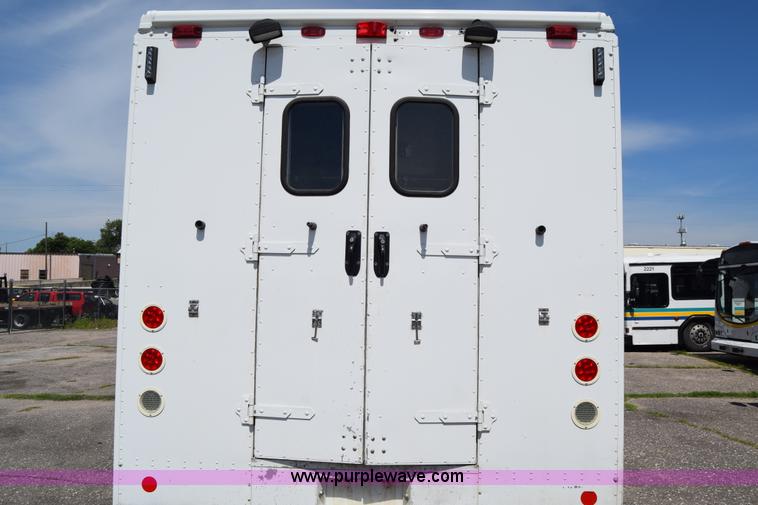 image for item K8524 2006 Freightliner MT55 delivery van