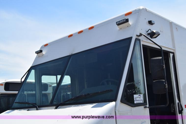 image for item K8524 2006 Freightliner MT55 delivery van