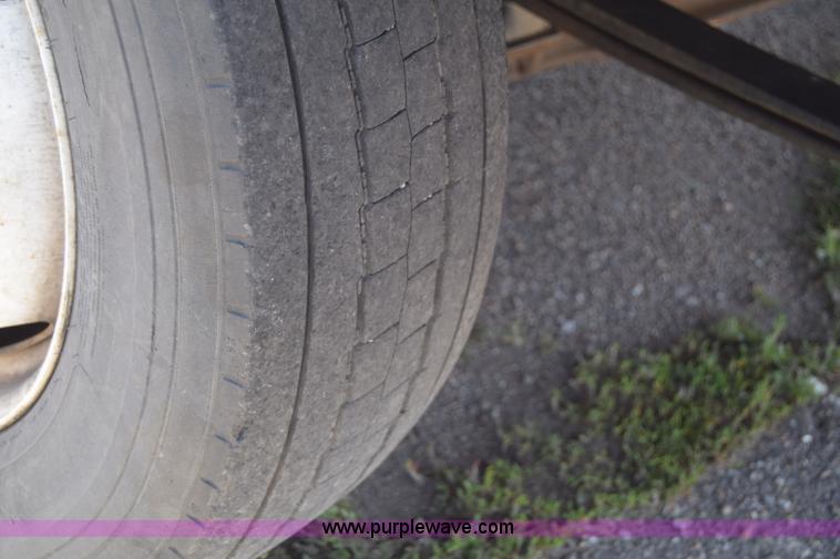 image for item K8524 2006 Freightliner MT55 delivery van