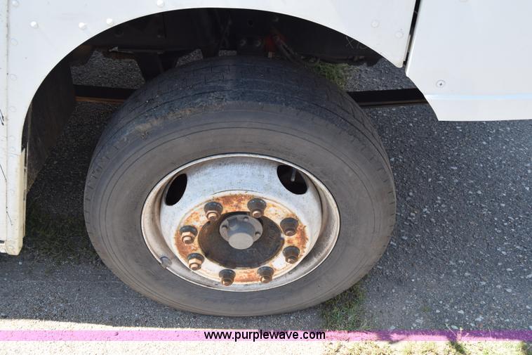 image for item K8524 2006 Freightliner MT55 delivery van