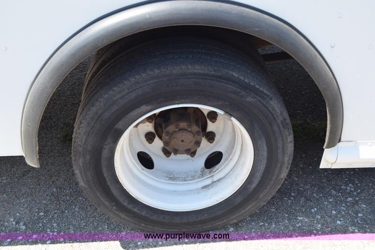 image for item K8524 2006 Freightliner MT55 delivery van