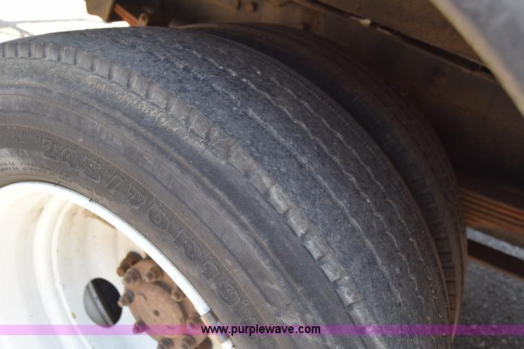 image for item K8524 2006 Freightliner MT55 delivery van