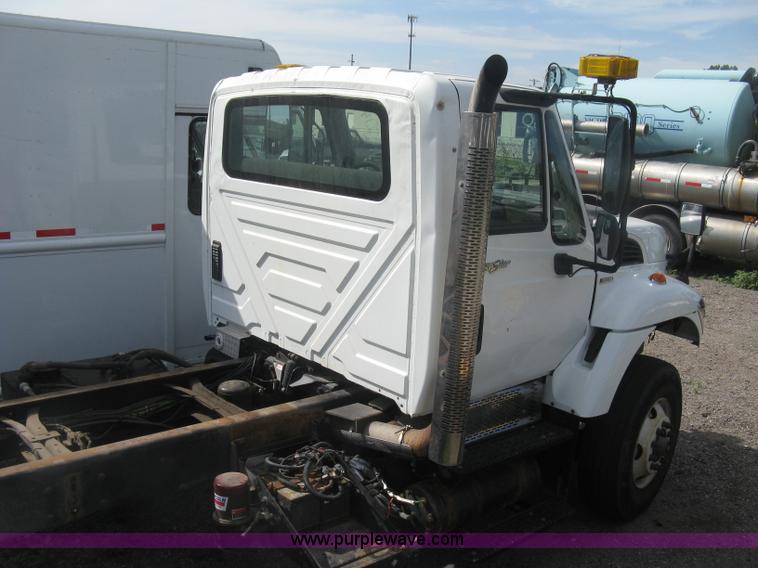 image for item K8525 2010 International WorkStar 7500 cab and chassis