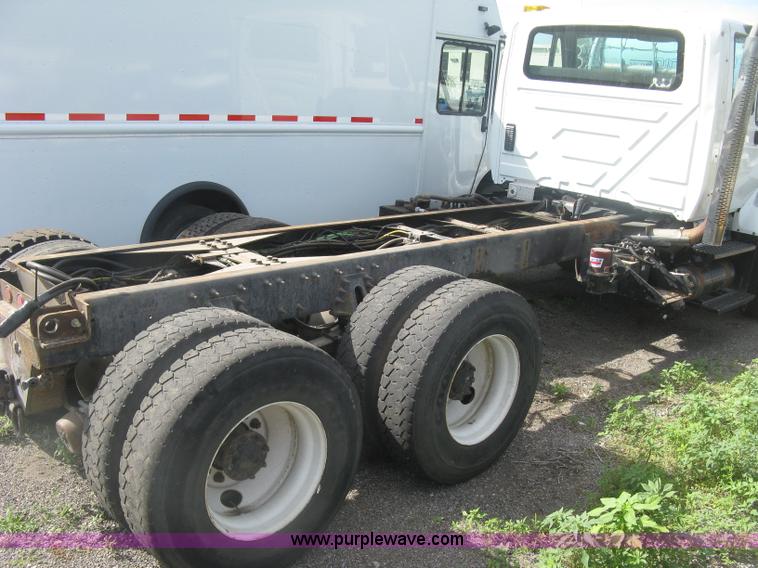 image for item K8525 2010 International WorkStar 7500 cab and chassis