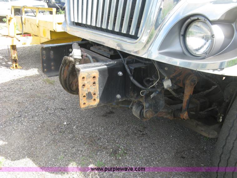 image for item K8525 2010 International WorkStar 7500 cab and chassis
