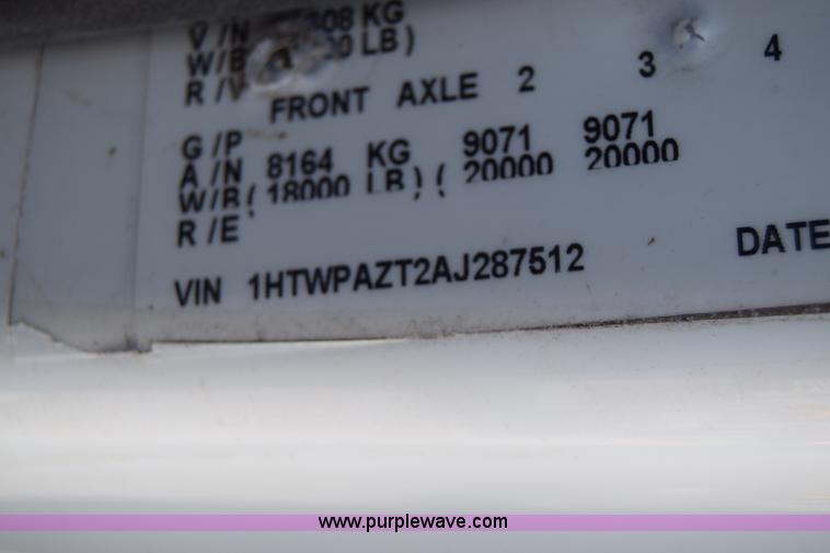 image for item K8525 2010 International WorkStar 7500 cab and chassis