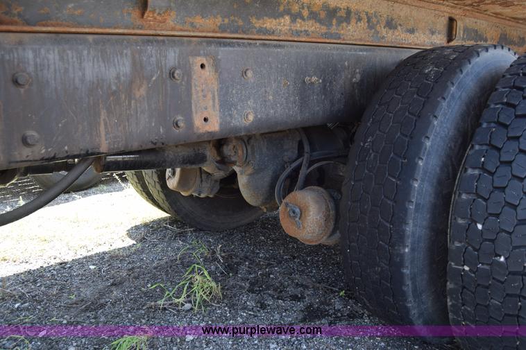 image for item K8525 2010 International WorkStar 7500 cab and chassis