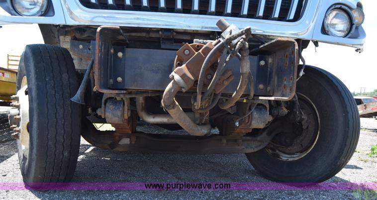 image for item K8525 2010 International WorkStar 7500 cab and chassis