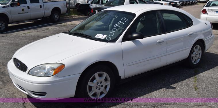 image for item K8541 2006 Ford Taurus SE